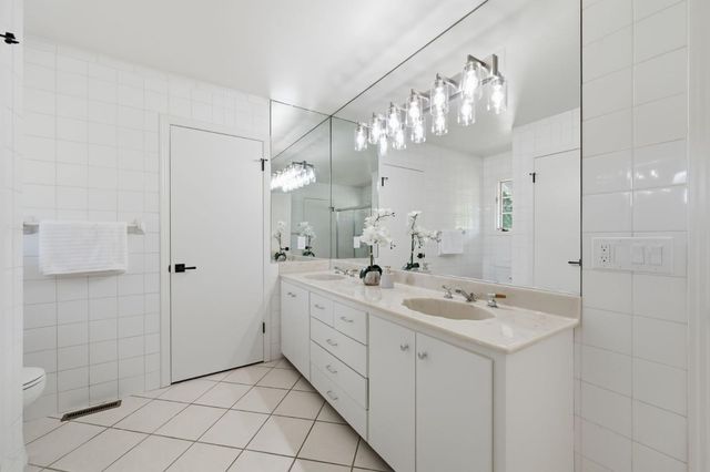 1021 Alegre Avenue, Los Altos, CA 94024