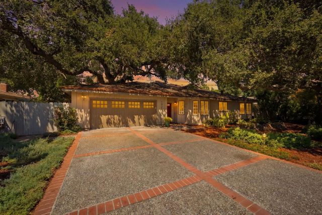 1021 Alegre Avenue, Los Altos, CA 94024