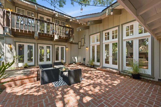 1021 Alegre Avenue, Los Altos, CA 94024