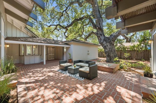 1021 Alegre Avenue, Los Altos, CA 94024