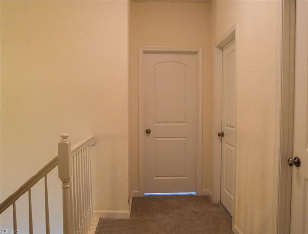 801 Westbrook LN, Chesapeake, VA 23320