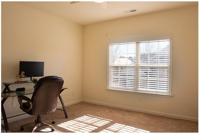 801 Westbrook LN, Chesapeake, VA 23320