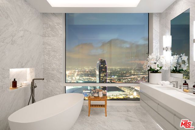 1000 W 8th Street 4510, Los Angeles, CA 90017