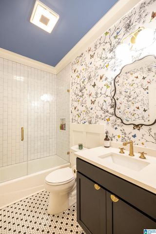 2040 21ST AVENUE S, Birmingham, AL 35209
