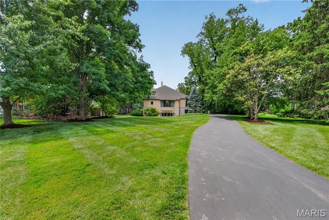 1189 Hampton Park Drive, Richmond Heights, MO 63117