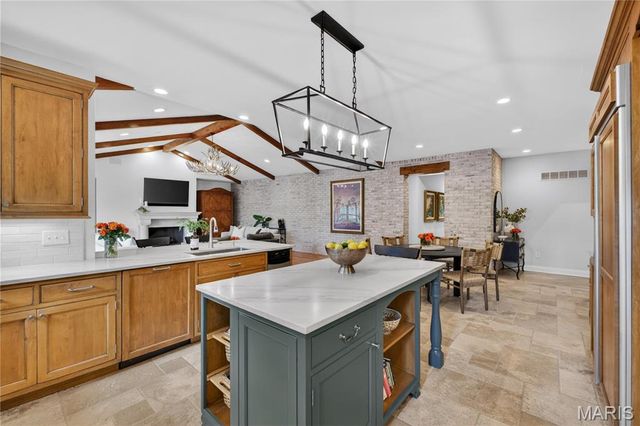 1189 Hampton Park Drive, Richmond Heights, MO 63117