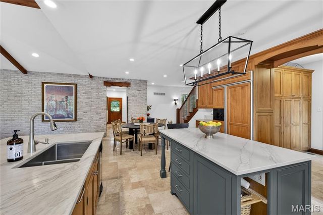 1189 Hampton Park Drive, Richmond Heights, MO 63117