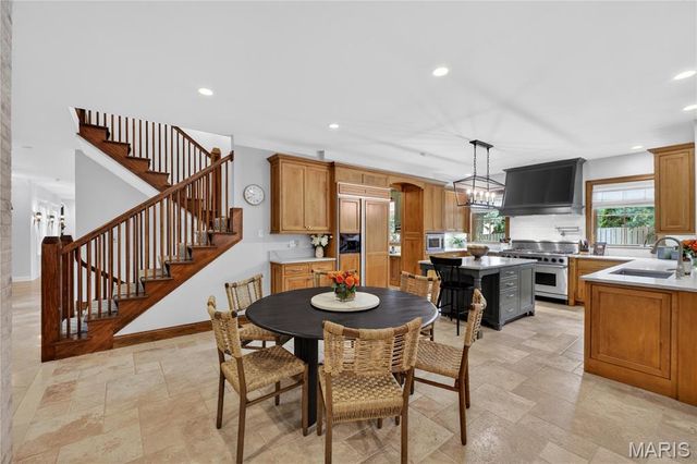 1189 Hampton Park Drive, Richmond Heights, MO 63117