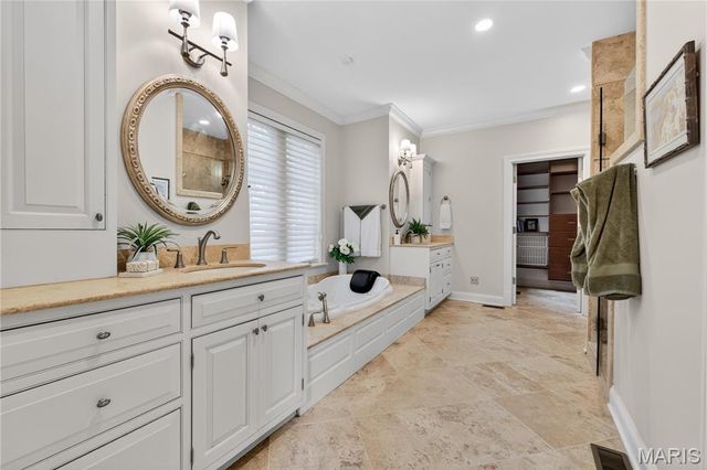 1189 Hampton Park Drive, Richmond Heights, MO 63117
