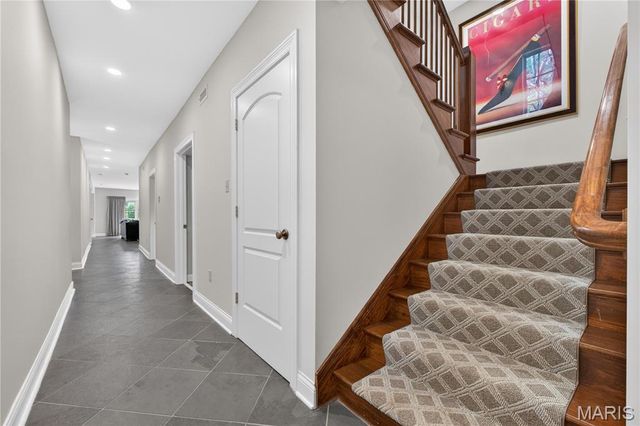 1189 Hampton Park Drive, Richmond Heights, MO 63117