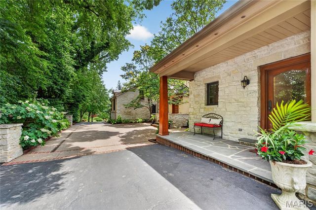 1189 Hampton Park Drive, Richmond Heights, MO 63117