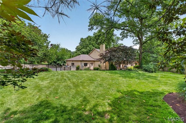 1189 Hampton Park Drive, Richmond Heights, MO 63117