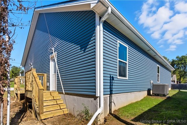 129 Level Street, Charlestown, IN 47111