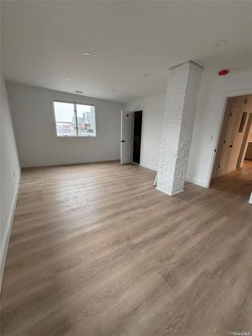 1353 Old Northern Boulevard, Roslyn, NY 11576