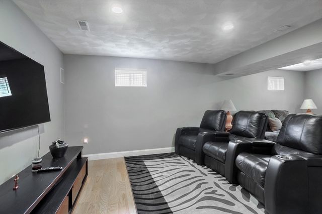 46 Ashwood Ave, Wilmington, MA 01887