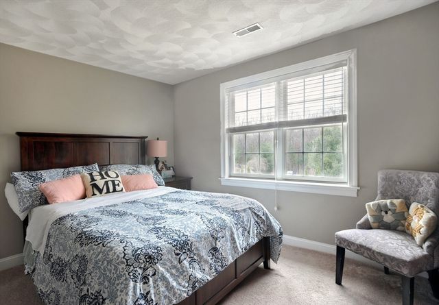 46 Ashwood Ave, Wilmington, MA 01887