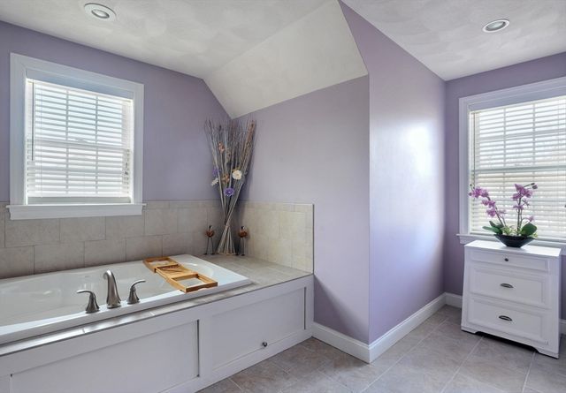 46 Ashwood Ave, Wilmington, MA 01887