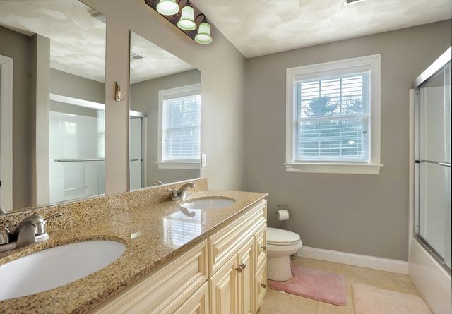 46 Ashwood Ave, Wilmington, MA 01887