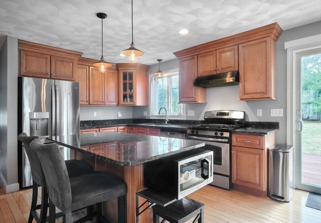 46 Ashwood Ave, Wilmington, MA 01887