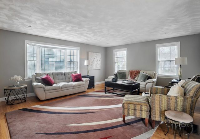 46 Ashwood Ave, Wilmington, MA 01887