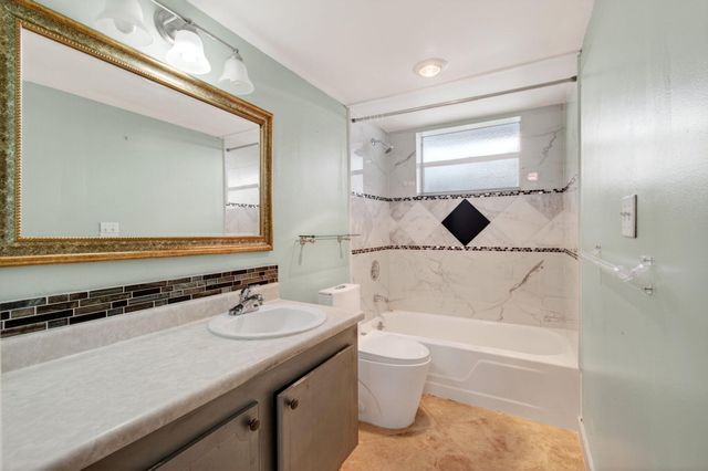 1810 New Palm Way 316, Boynton Beach, FL 33435