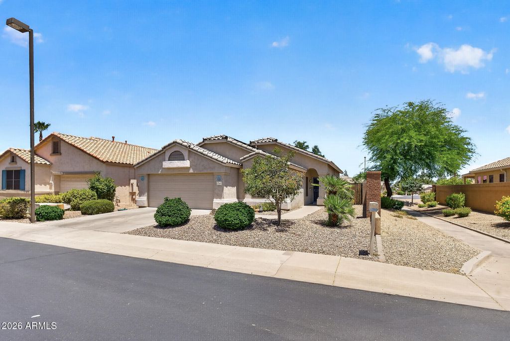 17847 N FIESTA Drive, Surprise, AZ 85374 — photo 2