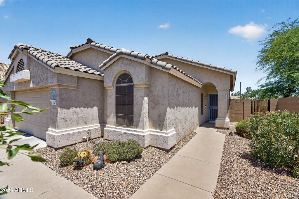 17847 N FIESTA Drive, Surprise, AZ 85374 — photo 5