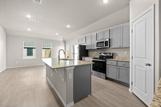 8128 E County Rd 115, Midland, TX 79706