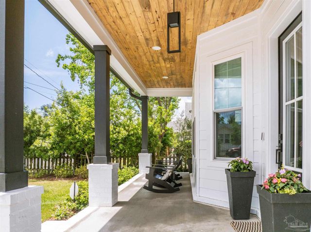 920 E Hernandez St, Pensacola, FL 32503