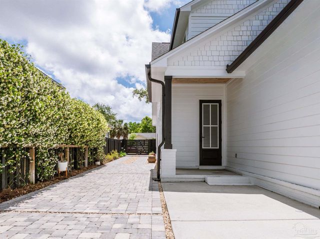 920 E Hernandez St, Pensacola, FL 32503