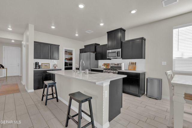 13768 Loreina Luz Avenue, Horizon City, TX 79928