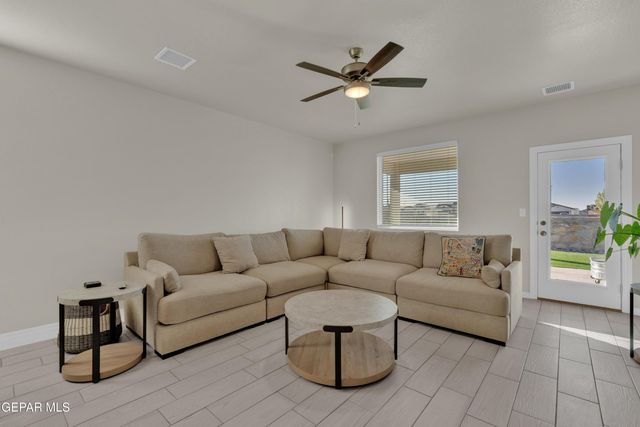 13768 Loreina Luz Avenue, Horizon City, TX 79928