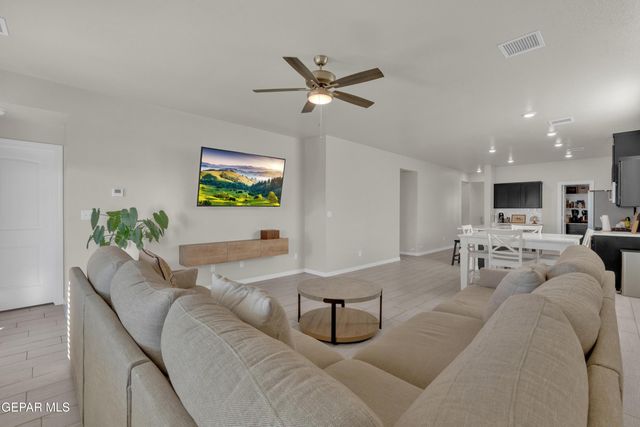 13768 Loreina Luz Avenue, Horizon City, TX 79928