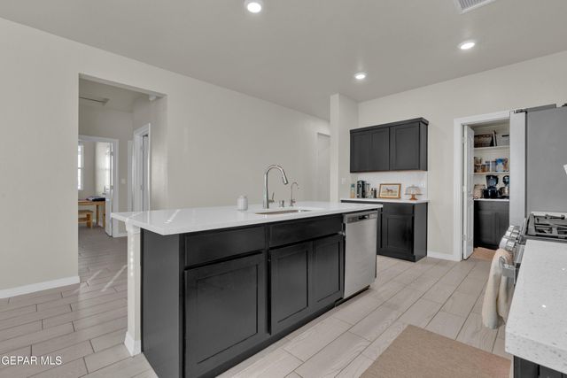 13768 Loreina Luz Avenue, Horizon City, TX 79928