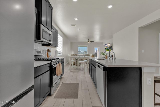 13768 Loreina Luz Avenue, Horizon City, TX 79928