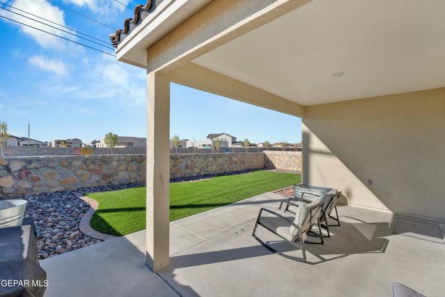 13768 Loreina Luz Avenue, Horizon City, TX 79928