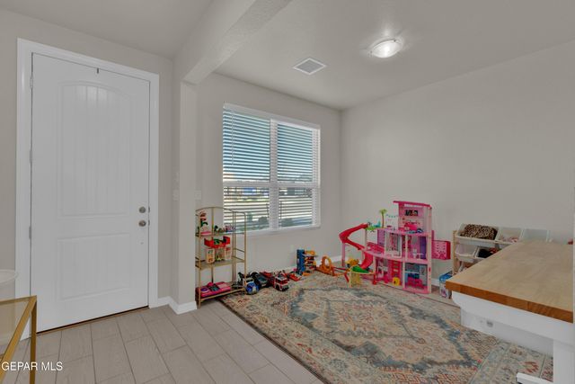 13768 Loreina Luz Avenue, Horizon City, TX 79928