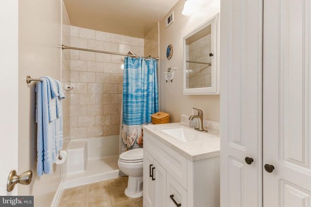 1 GEORGETOWNE, Lindenwold, NJ 08021