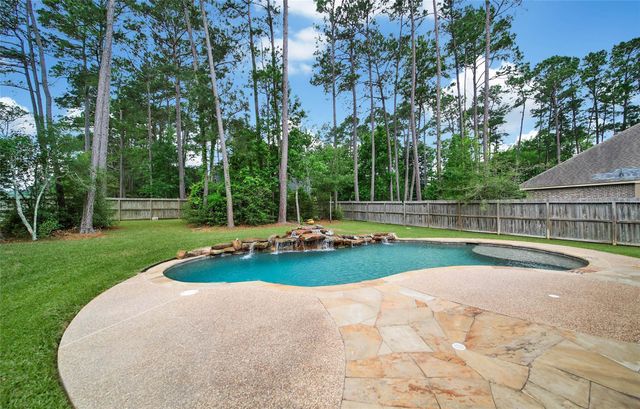 40503 Manor Drive, Magnolia, TX 77354