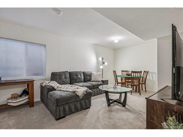 10389 W Rockland, Littleton, CO 80127