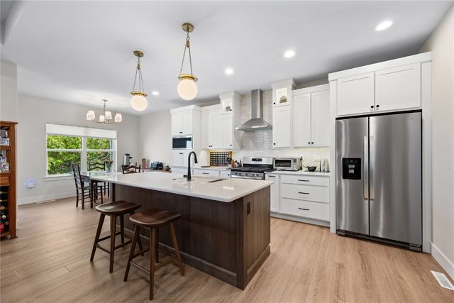 1509 3rd Street SW, Mt Vernon, IA 52314