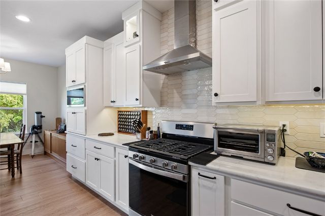 1509 3rd Street SW, Mt Vernon, IA 52314