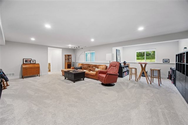 1509 3rd Street SW, Mt Vernon, IA 52314