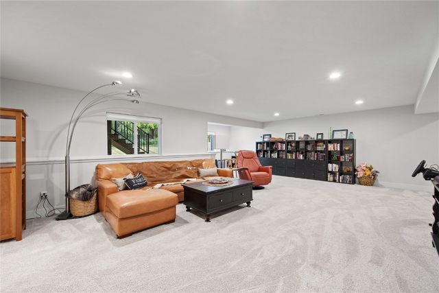 1509 3rd Street SW, Mt Vernon, IA 52314