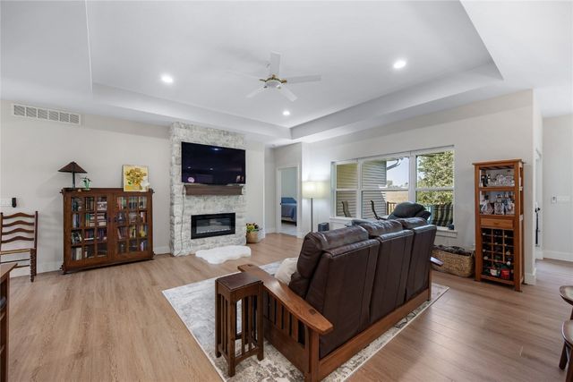 1509 3rd Street SW, Mt Vernon, IA 52314