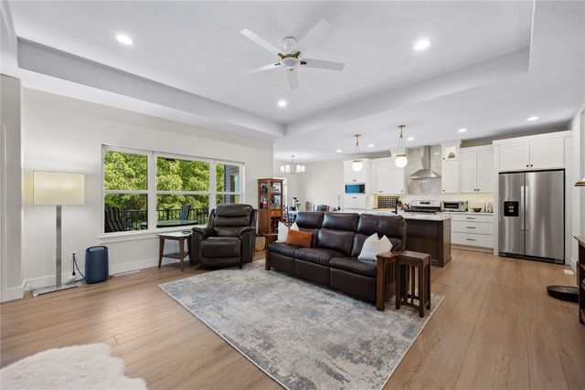 1509 3rd Street SW, Mt Vernon, IA 52314