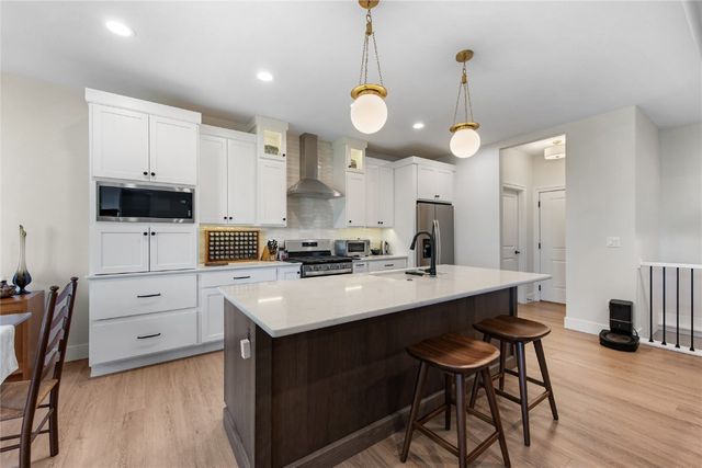 1509 3rd Street SW, Mt Vernon, IA 52314