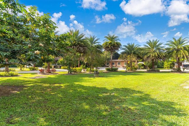 16020 SW 208th Ave, Miami, FL 33187