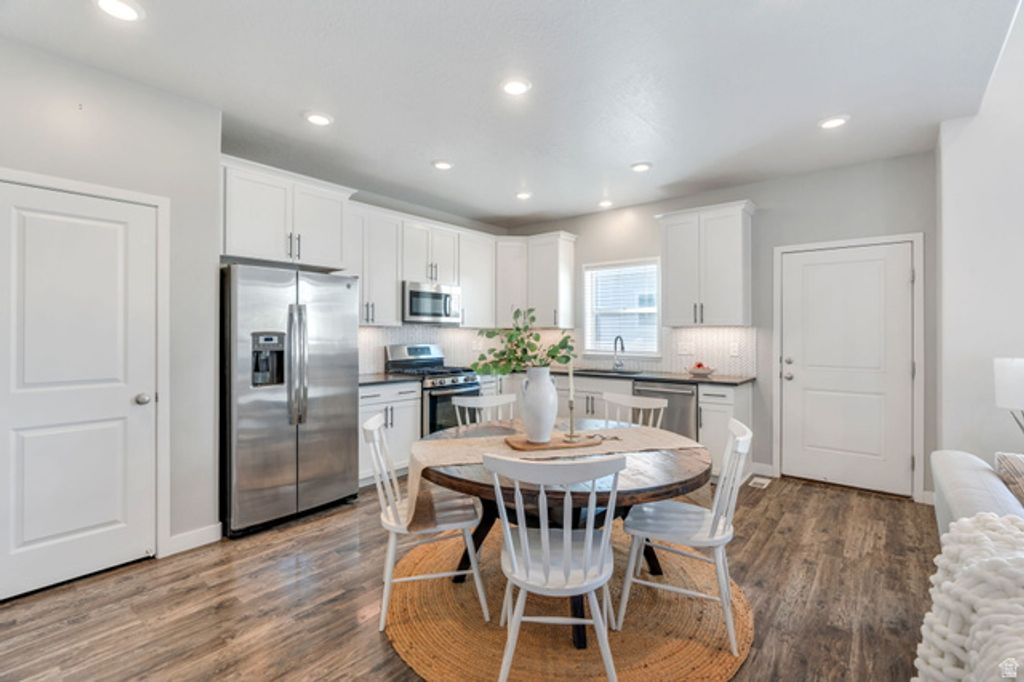 Image 3 of property listing at 4288 E HALF TIMBER WAY, Eagle Mountain, UT 84005