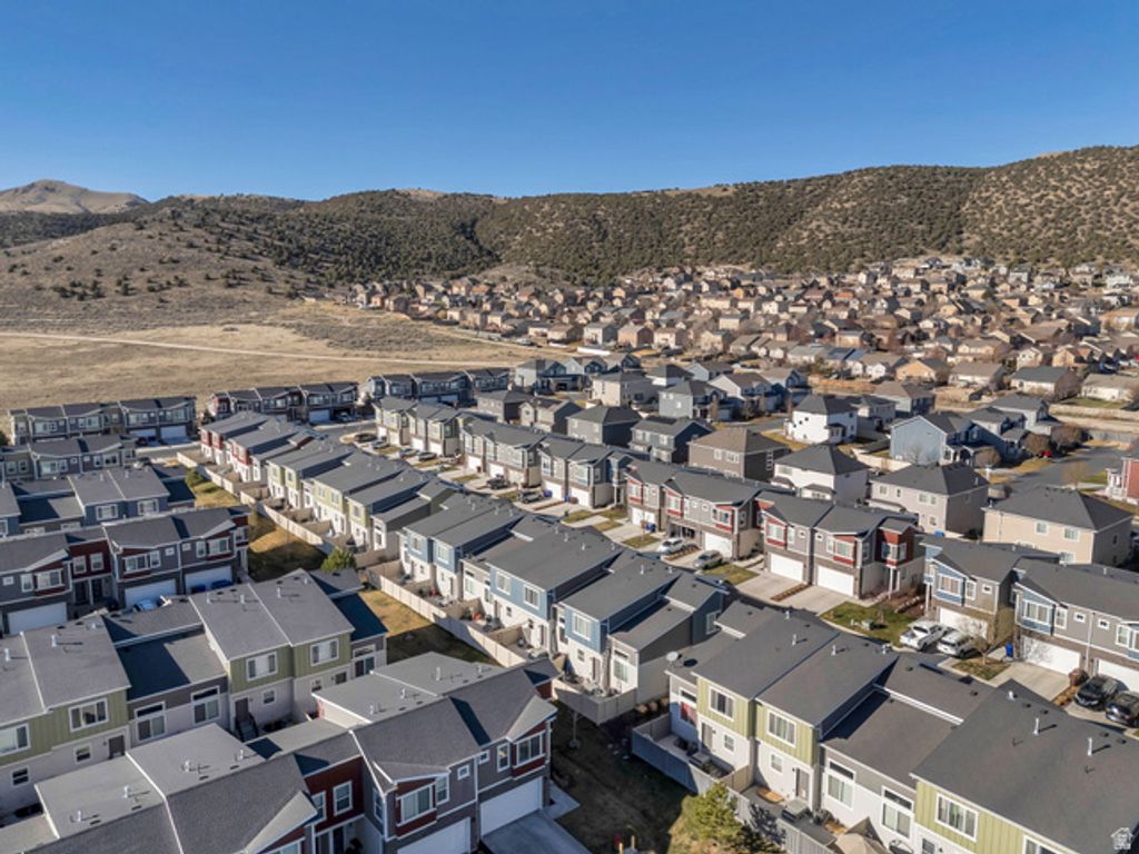 Image 40 of property listing at 4288 E HALF TIMBER WAY, Eagle Mountain, UT 84005